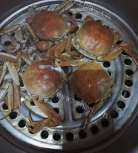 好吃的清蒸大闸蟹做法图解2)