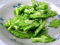 家常菜苦瓜炒牛肉做法图解4)