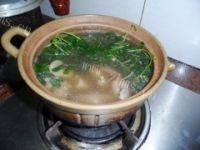猪横利煲鸡骨草做法图解5)