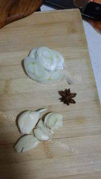 家常菜炒茄子做法图解3)