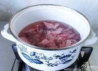 美味的秋藕炖牛腩做法图解6)