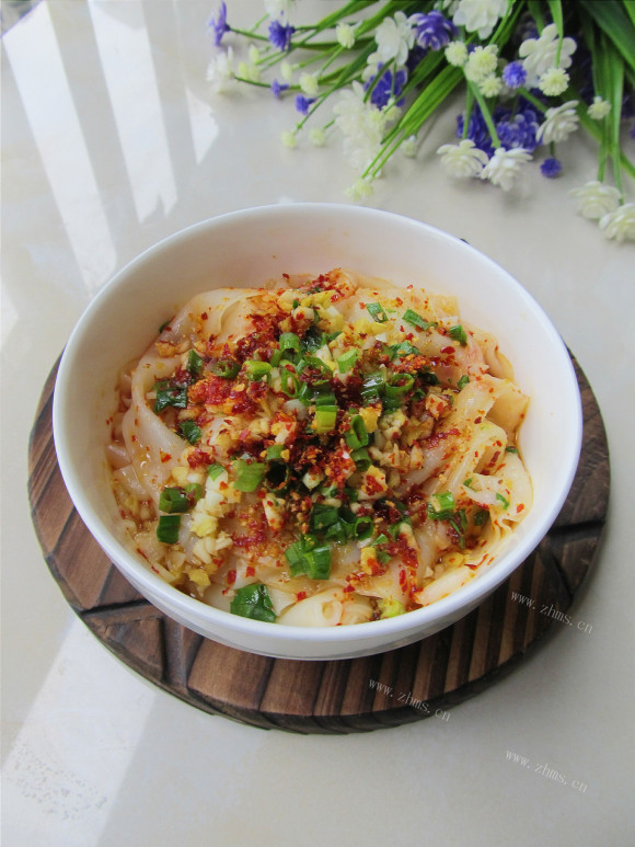 饺子皮版油泼面