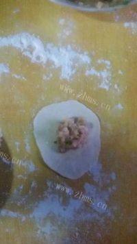 自己做的酸菜猪肉馅饺子做法图解8)