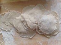 香辣尖椒鸡蛋香菇饺子做法图解4)