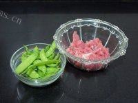 自己做的荷兰豆炒肉做法图解1)