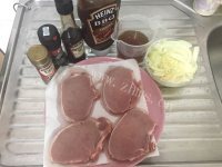 美味的烧烤酱猪扒做法图解1)