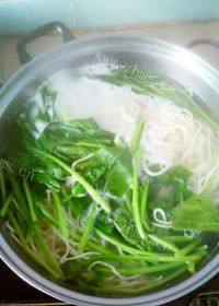 自己做的菠菜鸡蛋面做法图解3)