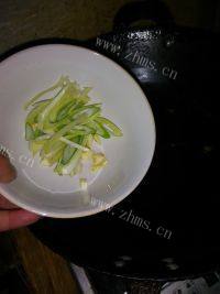 蘑菇炒油菜做法图解4)