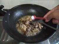 美味可口的冬菇焖鸡肉