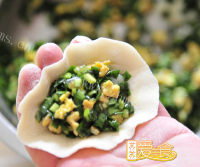 脆嫩可口的韭菜鸡蛋饺子做法图解6)