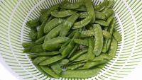 家常菜香肠炒荷兰豆做法图解1)