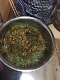 好吃的凉拌海藻丝做法图解7)