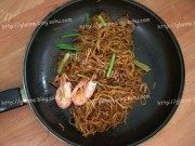 美味的泰式海鲜炒面