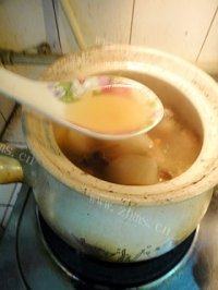 家常菜茶树菇骨头汤