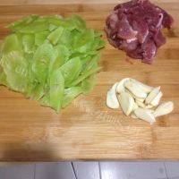 家常菜青笋肉片做法图解1)
