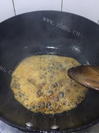 家庭版蒜香猪蹄做法图解4)