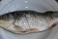 香酥沙滩鲫鱼做法图解7)