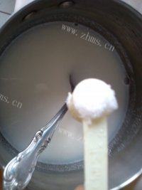 美味可口的牛奶布丁做法图解4)