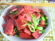 家常菜辣椒炒火腿肠