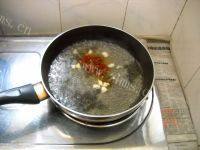 自制麻辣酸豆角牛肚面做法图解5)
