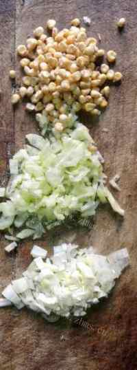 美味的绿豆菜饼做法图解2)