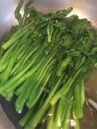 色泽鲜亮的白灼菜心做法图解4)