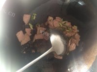 家常菜角瓜炒肉做法图解4)