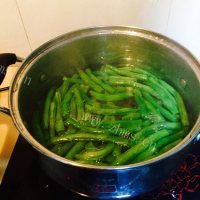 回味无穷的肉炒豇豆做法图解3)