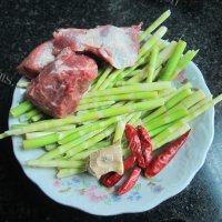 常吃不腻的春笋炒肉做法图解1)