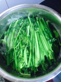 简易的芹菜馅饺子做法图解3)