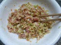 色味俱全的白菜猪肉馅饺子做法图解10)