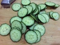 家常菜凉拌黄瓜片做法图解1)