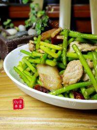 家常菜蒜薹小炒