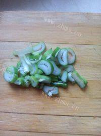 美味的菠菜汤做法图解2)