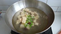 美味的冻豆腐炖白菜做法图解5)