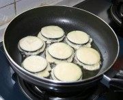 煎茄饼做法图解3)