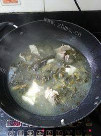 酥嫩家常酸菜鱼做法图解8)