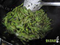 家常菜榄菜四季豆做法图解8)
