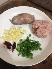 色香味俱全的鱼香茄子做法图解2)