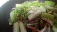 家常丝瓜毛豆炒香菇做法图解8)