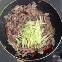 芒果牛肉丝做法图解5)