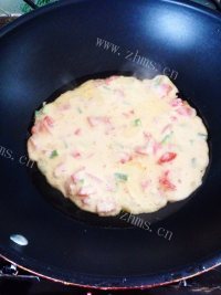 自制番茄鸡蛋饼做法图解6)
