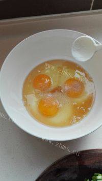 家常菜韭菜蛋饼做法图解3)