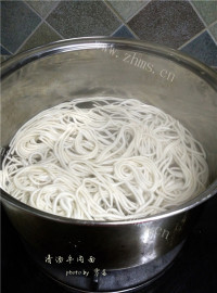美味的清汤牛肉面做法图解8)