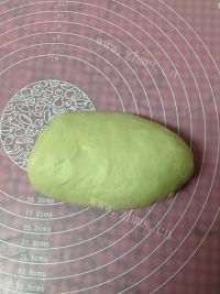 自制香肠面包做法图解3)