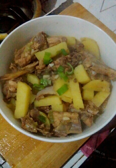 土豆炖鸡架