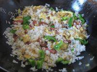 家庭版香肠蛋炒饭