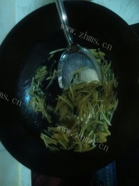 家常菜韭菜土豆丝做法图解5)