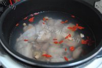 好吃的花生猪脚汤做法图解8)