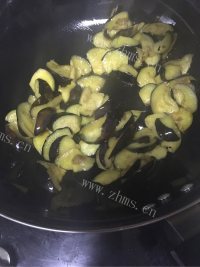 唇齿留香的糖醋茄子做法图解7)